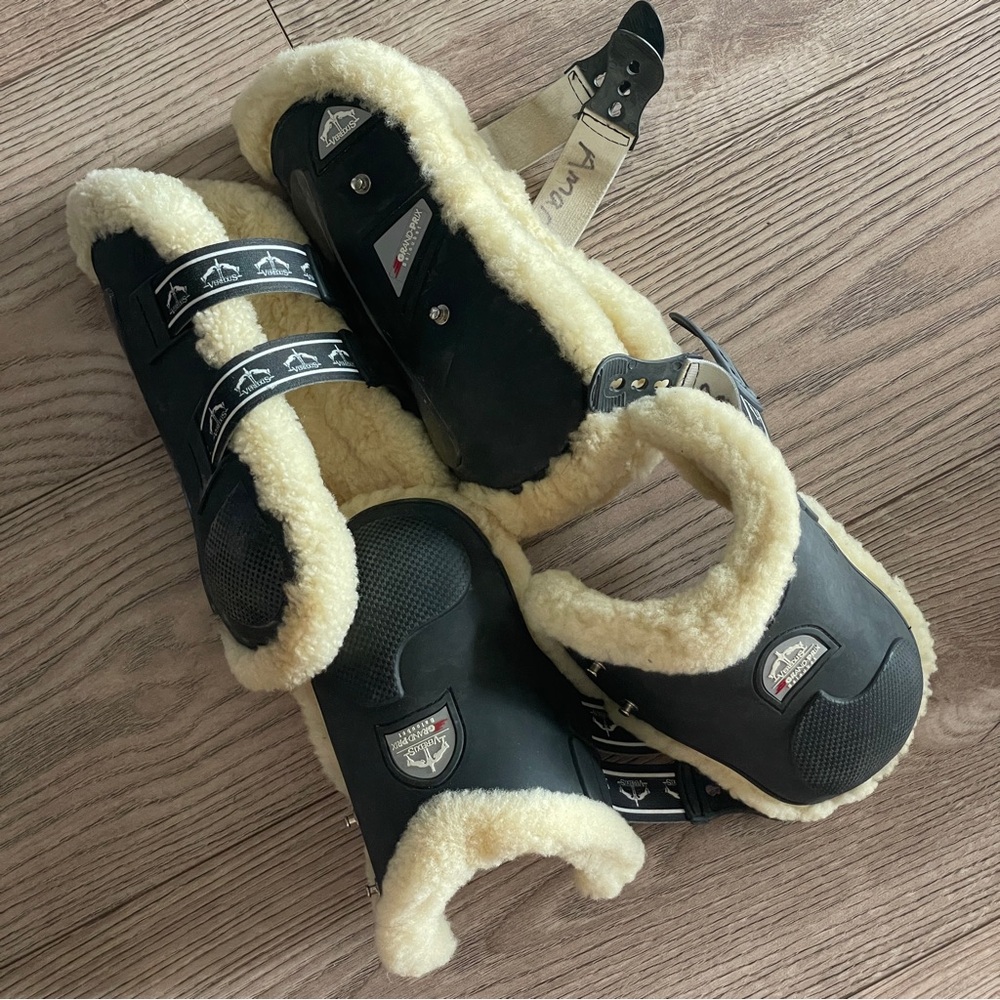 Veredus Grand Prix sheepskin Black front and hind boots set - Picture 2 of 11